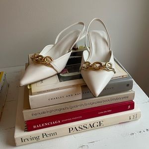 BRAND NEW NEVER WORN white kitten heel sling back with chunky gold buckle